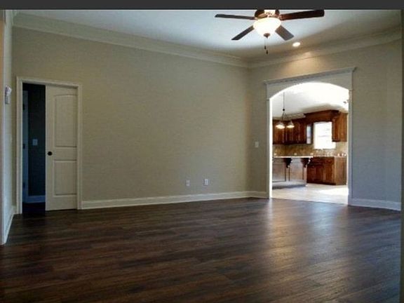 5th image of 4087 Glen Laurel Dr E