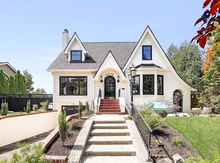 2215 46th Ave SW, Seattle, WA 98116