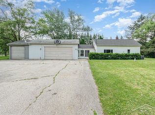 810 E Remus Rd, Mount Pleasant, MI 48858