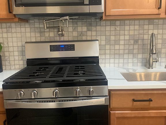 2nd image of 3148 W Warren Blvd #1
