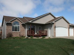 2005 S Kinderhook Ave, Sioux Falls, SD 57106