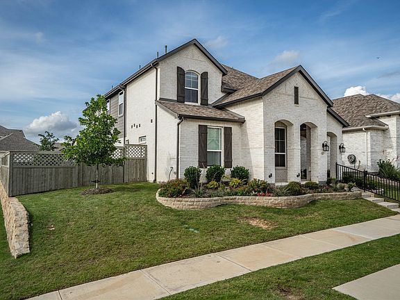 4th image of 2348 Gray Dr