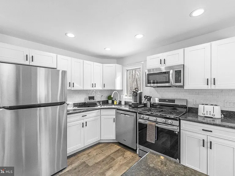 191 Lakeshore Dr — Photo 8