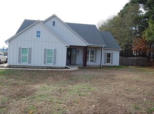 1015 Wortham Dr, Covington, TN 38019