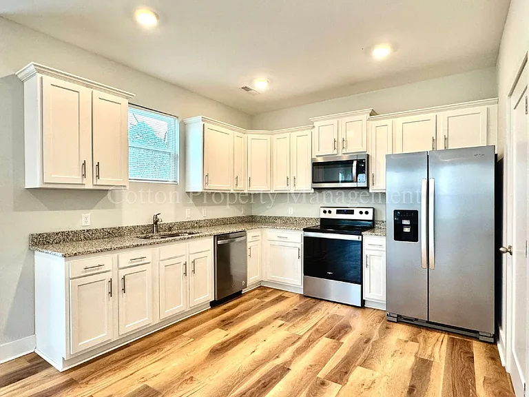 2852 Worth Dr #D — Photo 8