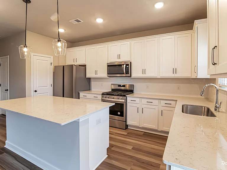 429 Carrara Dr — Photo 3