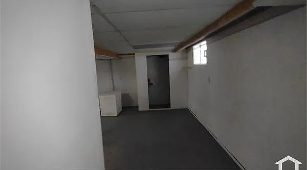 3 bed, $1,650 — Photo 2