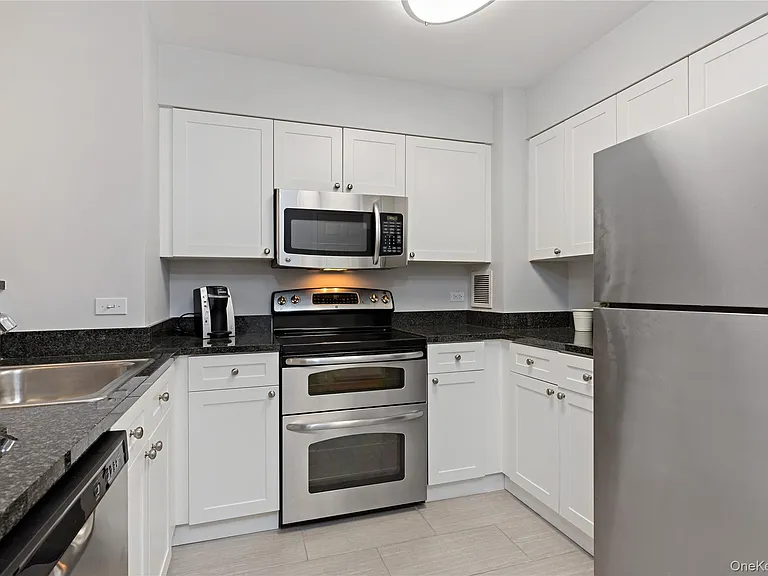 300 Mamaroneck Ave #315 — Photo 9