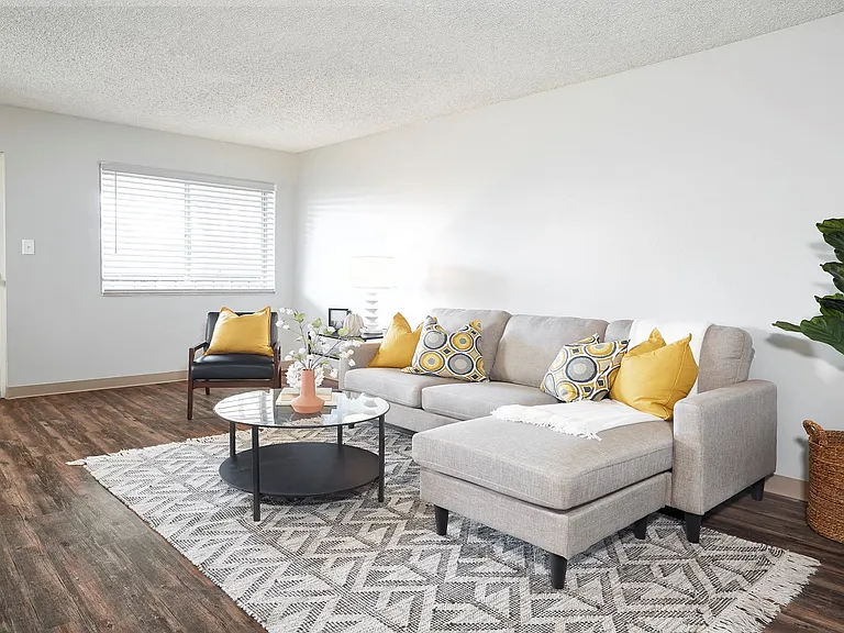 Weston Ridge Apartments — Photo 6