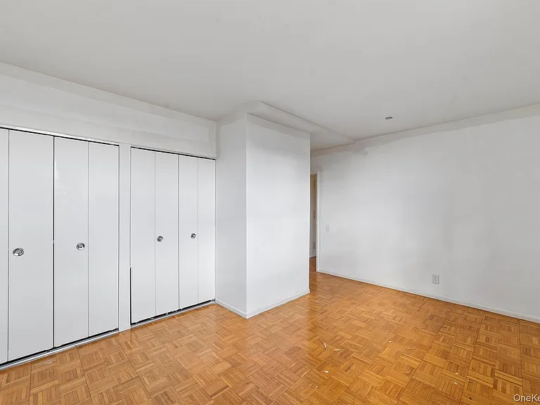 23 Water Grant St #8G — Photo 20