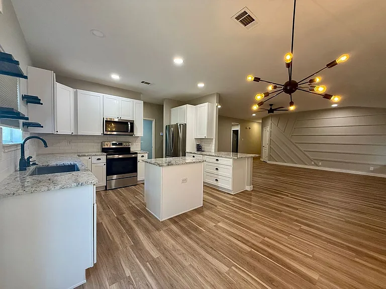 1310 Bobcat Pass — Photo 22