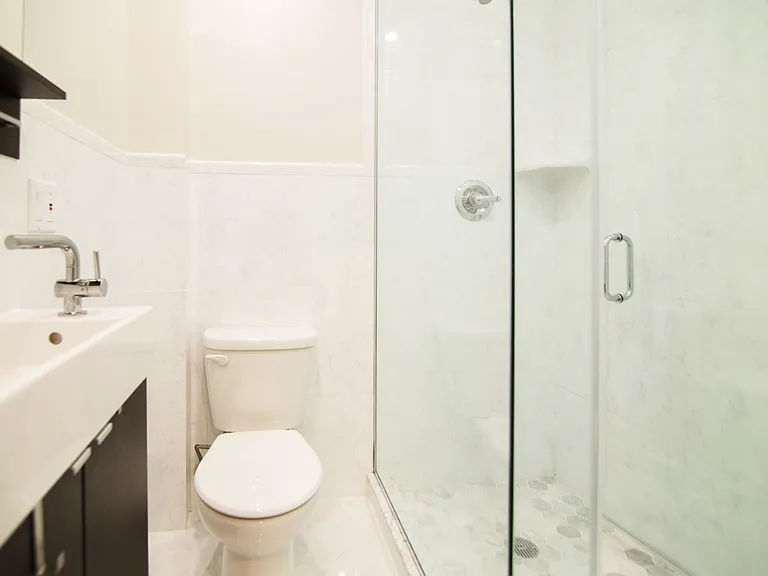 583 Meeker Ave #3L — Photo 16