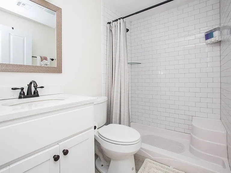 2925 Constance St — Photo 14