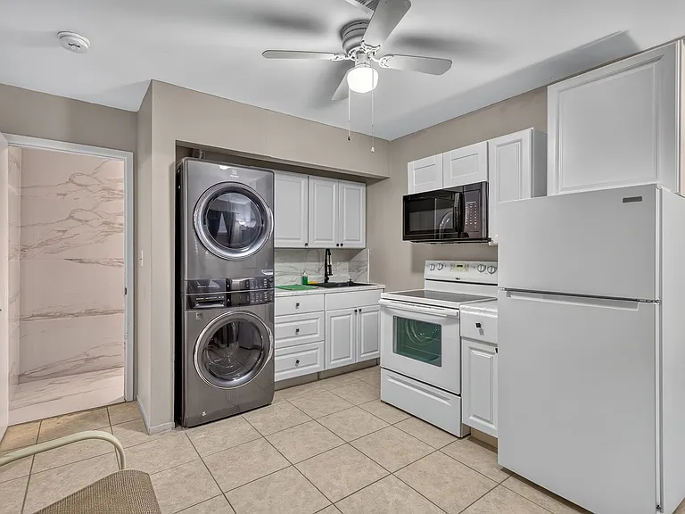 3730 Greenwood Dr — Photo 18