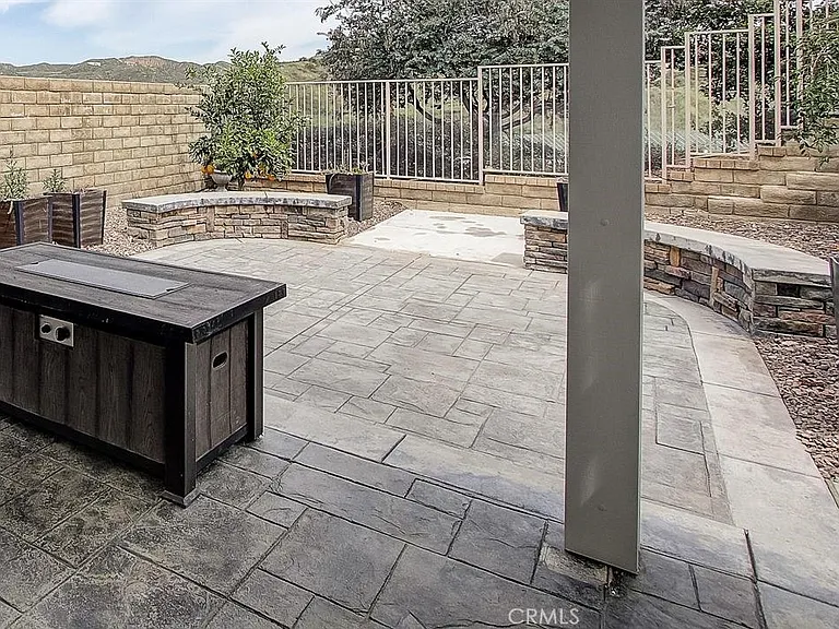 28545 Calex Dr — Photo 8