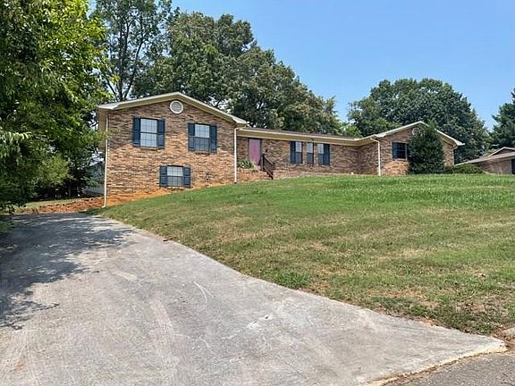 2nd image of 3400 Naomi Dr