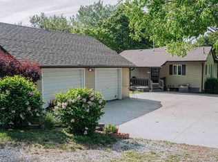 88 Mallard Dr, Loup City, NE 68853