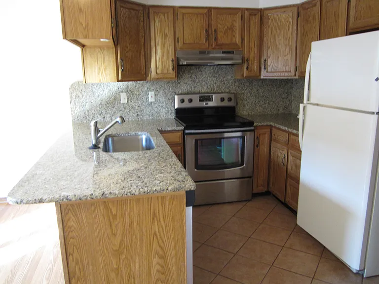 2662 E Nichols Cir — Photo 9