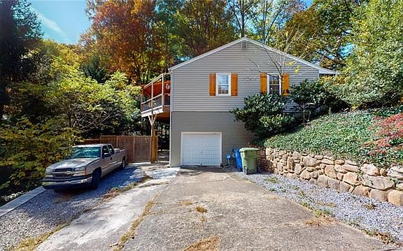 4th image of 92 Fairway Dr