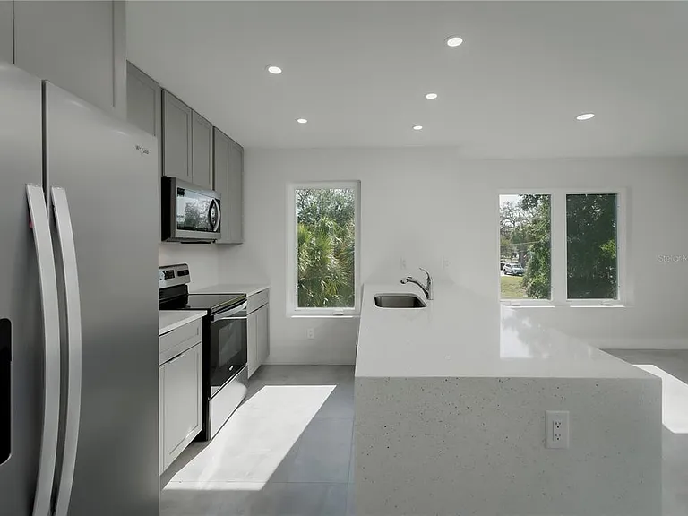 310 Hibiscus St #B — Photo 19