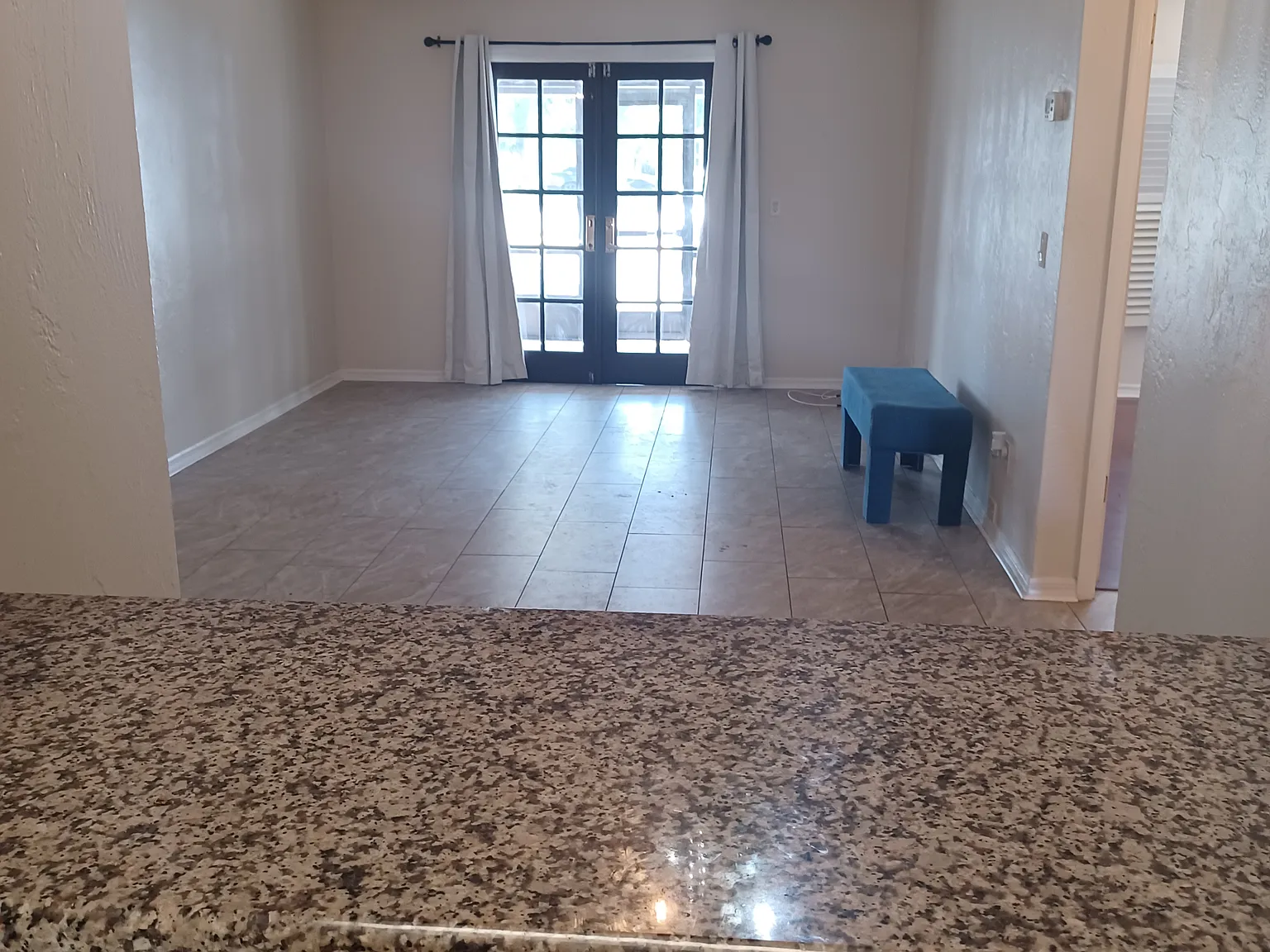2 bed, 850 sqft, $1,350 — Photo 4