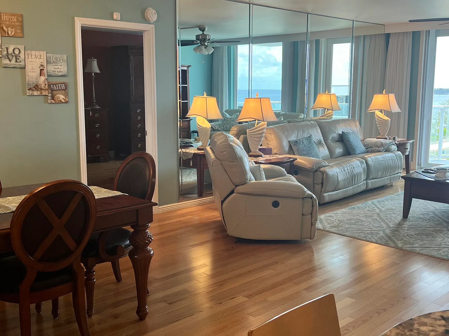 2 bed, 2.0 bath, 1548 sqft, $8,000 — Photo 3