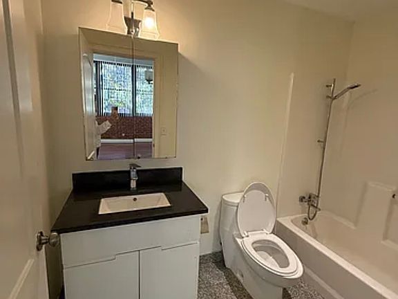 4th image of 535 Roosevelt Ave APT 408