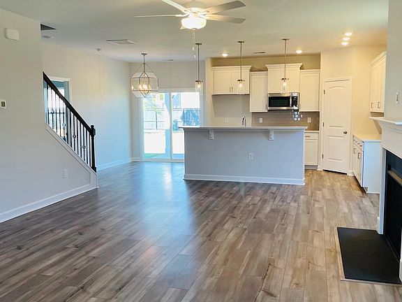 3rd image of 293 Portofino Dr