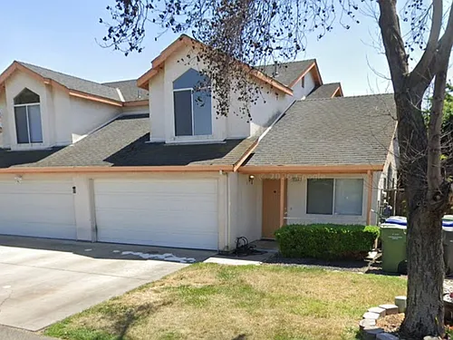 2504 N Walnut Rd Photo 1