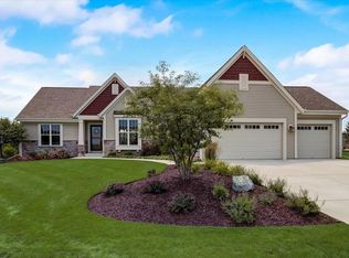 615 Westlawn Ave, Mukwonago, WI 53149