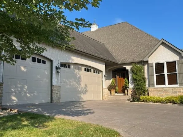 185 Stonebridge Rd, Mendota Heights, MN 55118