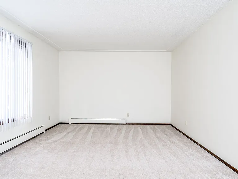Nicollet Woods Apartments — Photo 10