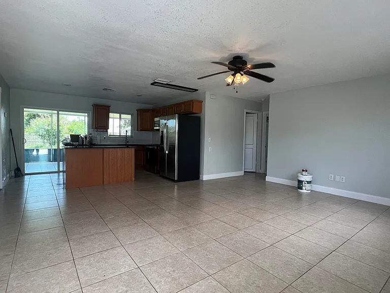 1790 SE North Buttonwood Dr — Photo 2