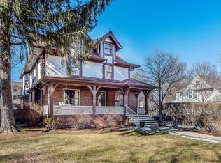 2040 Orrington Ave, Evanston, IL 60201