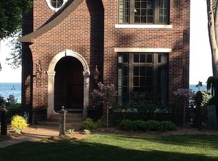 29887 E River Rd, Grosse Ile, MI 48138