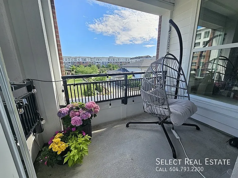 8150 207th St #B323 — Photo 8