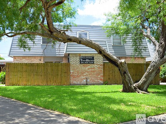 2nd image of 2100 Breezeway Cir #6