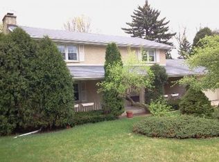 23W002 Hackberry Dr, Glen Ellyn, IL 60137