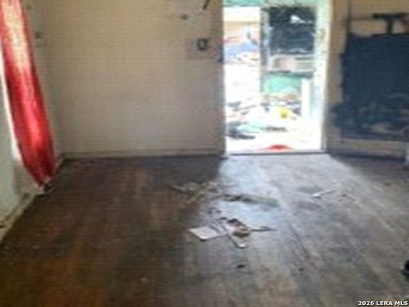 3rd image of 638 W Olmos Drive