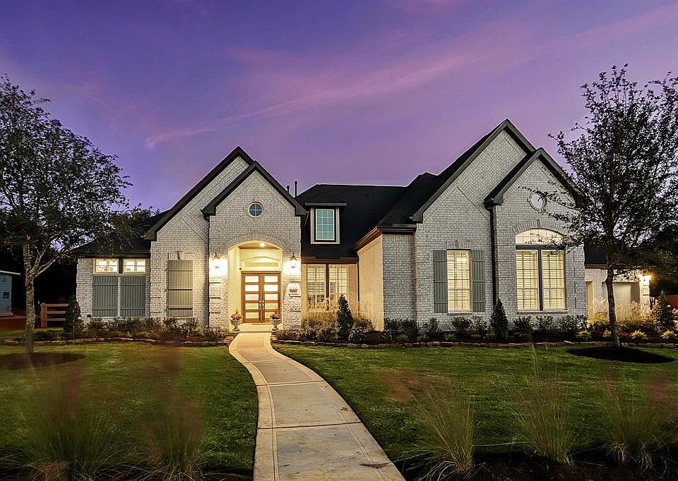 Luxury Tranquil Retreat in Fulshear Run.