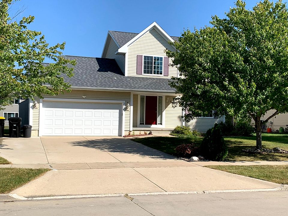 1st image of 715 SE Parker Dr