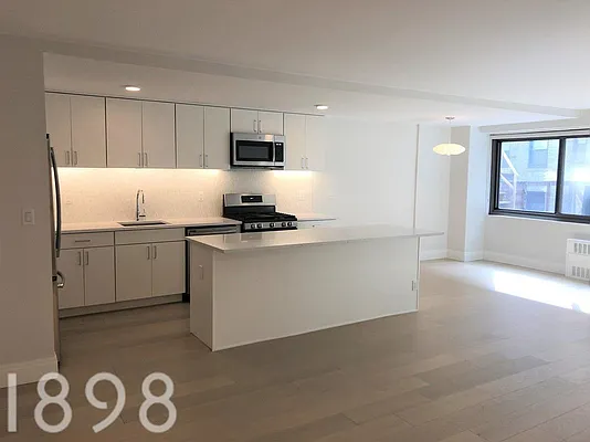 Rented by A&E Real Estate Management | media 7