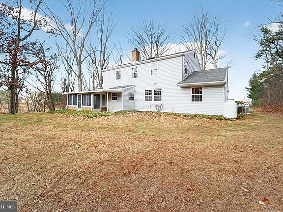 3rd image of 1445 S Pleasant Valley Rd