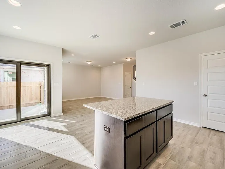 2117 Pecan Island Dr — Photo 12