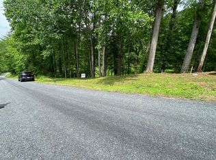 219 Golf Course Cir, Robbinsville, NC 28771