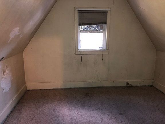 3rd image of 735 Canal St