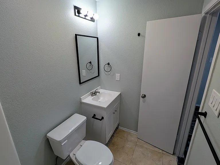 1003 Market St #4 — Photo 8