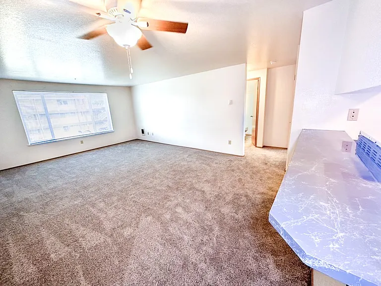 Riverdale Apartments — Photo 6