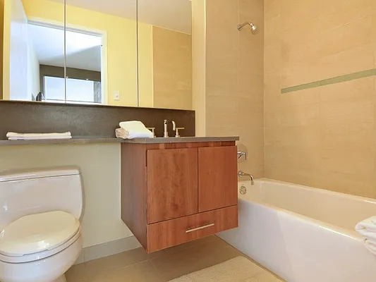 Rented by Sotheby's International Realty | media 10