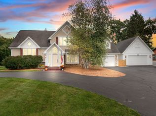 27069 W Fox River Rd, Cary, IL 60013